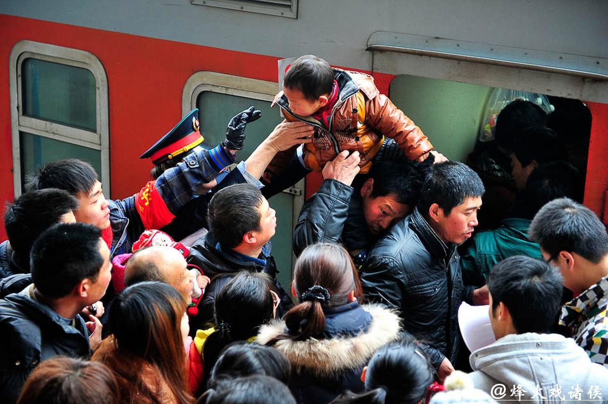 新春走基层 | 春运回家路 他们在守护 新春走基层 | 春运回家路 他们在守护